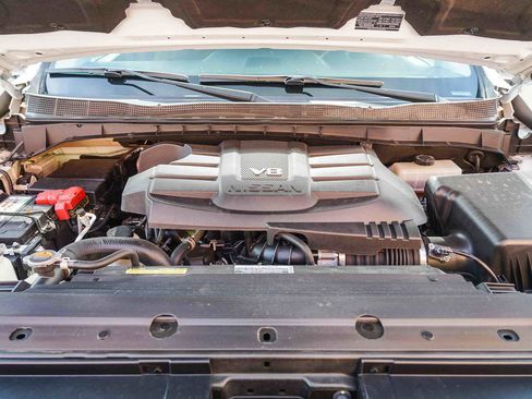 Used 2021 Nissan Titan SV w/ Accessory Utility Package image 30