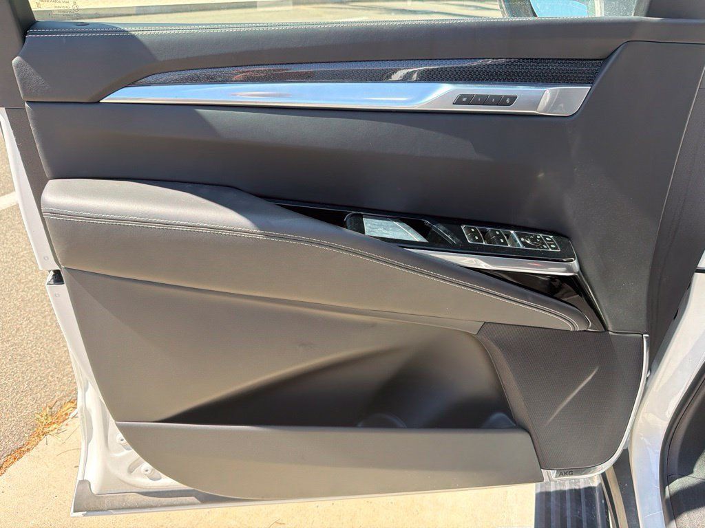 Certified 2025 Cadillac Escalade V AWD/4WD image 7