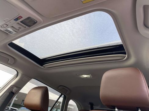 Used 2019 Subaru Outback 2.5i Touring AWD/4WD image 9