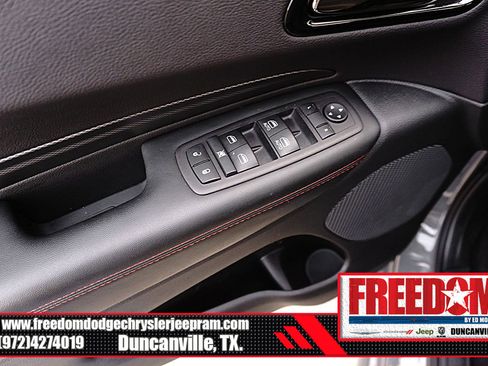 Certified 2025 Dodge Durango GT w/ Blacktop Package image 38