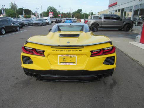 Used 2025 Chevrolet Corvette Stingray Preferred Conv w/ Stealth Interior Trim Package RWD image 13