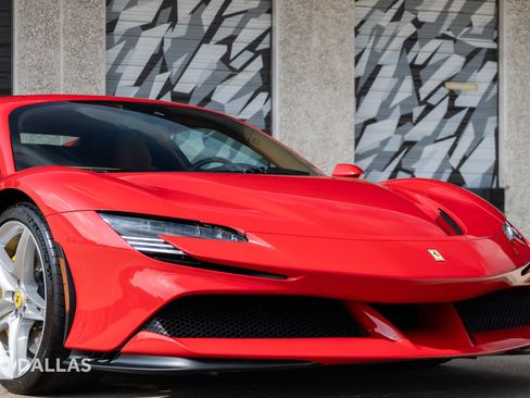 Used 2023 Ferrari SF90 Stradale AWD/4WD image 2