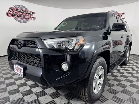 Used 2019 Toyota 4Runner SR5 image 3