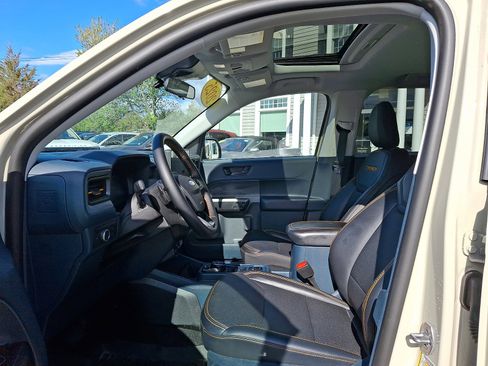 Used 2025 Ford Maverick Tremor AWD/4WD image 14