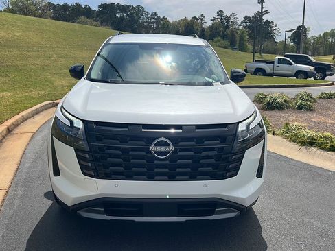 New 2026 Nissan Pathfinder SL FWD image 9
