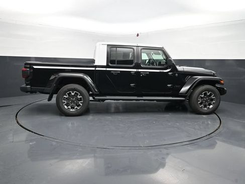 New 2026 Jeep Gladiator Sport AWD/4WD image 11