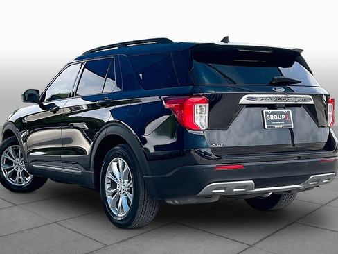 Used 2021 Ford Explorer XLT w/ Equipment Group 202A RWD image 12