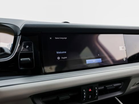 New 2026 Porsche Cayenne S image 18