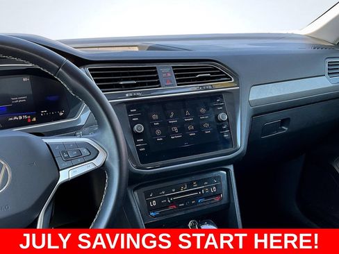Used 2024 Volkswagen Tiguan SE FWD image 11