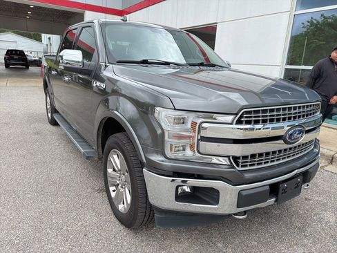 Used 2018 Ford F150 Lariat w/ Equipment Group 502A Luxury AWD/4WD image 4