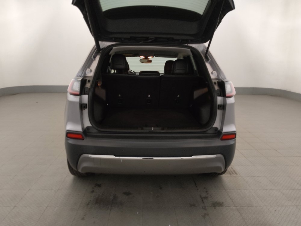 Used 2019 Jeep Cherokee Limited FWD image 29