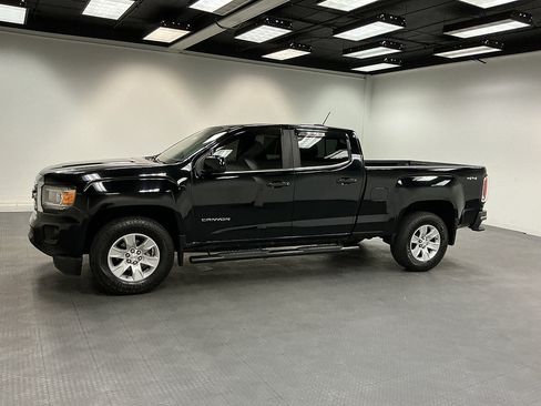 Used 2017 GMC Canyon SLE w/ SLE Convenience Package AWD/4WD image 2