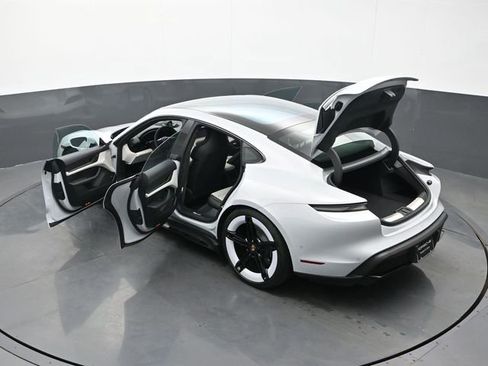 Used 2025 Porsche Taycan GTS image 30