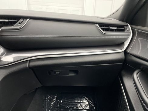 Used 2022 Jeep Grand Cherokee L Laredo image 41