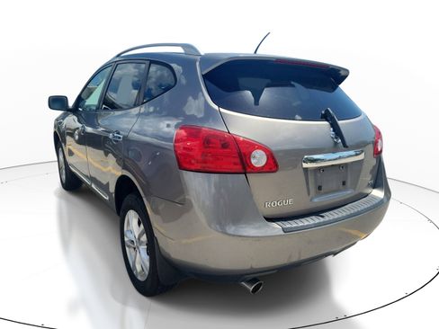Used 2012 Nissan Rogue SV FWD image 3