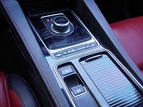 Used 2020 Jaguar F-PACE Checkered Flag image 29