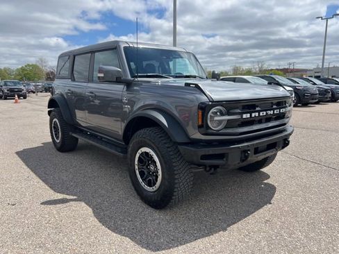 Certified 2022 Ford Bronco Outer Banks w/ Sasquatch Package AWD/4WD image 3