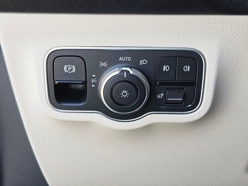 Certified 2026 Mercedes-Benz GLB 250 4MATIC image 24