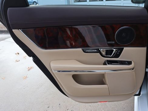 Used 2017 Jaguar XJ R-Sport image 42