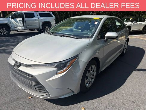 Used 2024 Toyota Corolla LE FWD image 3