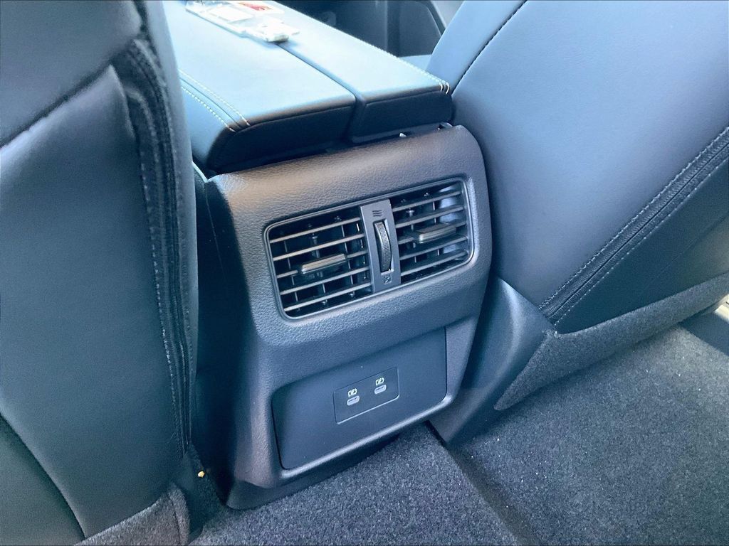 Used 2026 Nissan Rogue Dark Armor AWD/4WD image 19