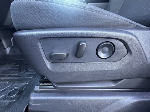 Used 2024 Chevrolet Silverado 1500 Custom w/ Dark Appearance Package image 21