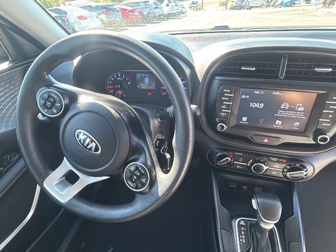 Used 2020 Kia Soul LX FWD image 25
