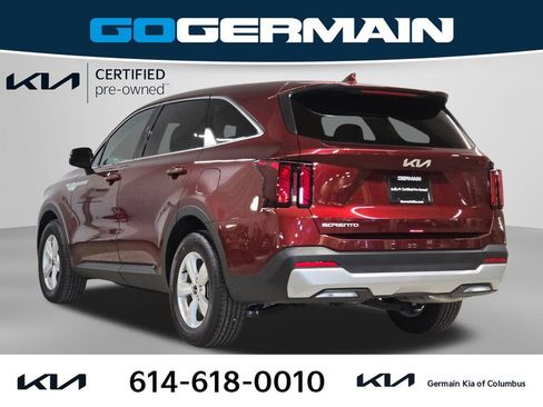 Certified 2025 Kia Sorento LX FWD image 11
