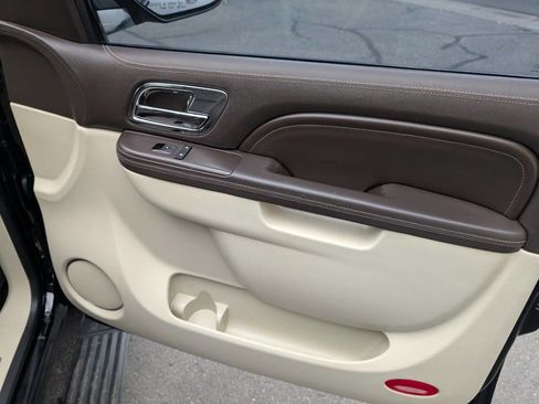 Used 2014 Cadillac Escalade Platinum image 39