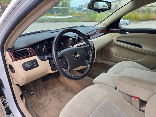 Used 2011 Chevrolet Impala LT FWD image 11