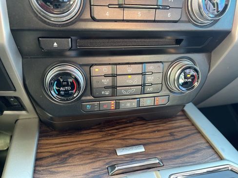 Used 2018 Ford F150 Lariat w/ Equipment Group 502A Luxury image 22