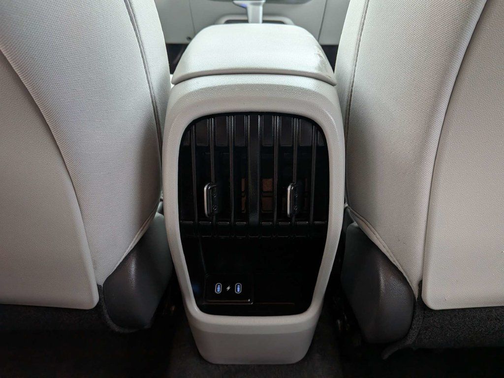 Used 2025 Hyundai Kona SEL FWD image 19