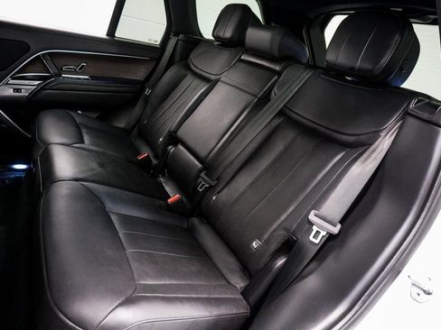 Used 2023 Land Rover Range Rover SE image 20
