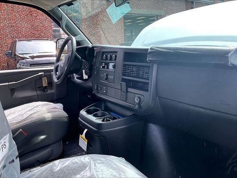 New 2026 Chevrolet Express 2500 w/ Driver Convenience Package RWD image 10