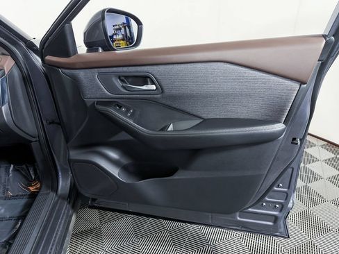 Used 2023 Nissan Rogue SV FWD image 44