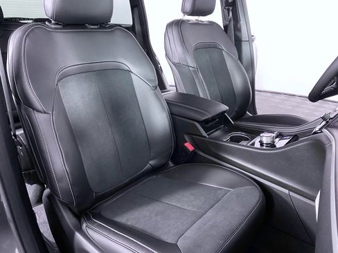 New 2026 Jeep Grand Cherokee Altitude AWD/4WD image 24
