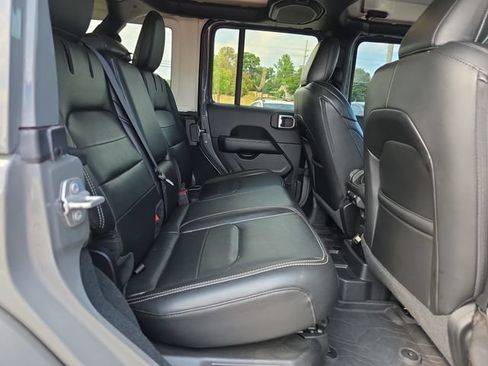 Used 2022 Jeep Wrangler Unlimited Sahara w/ Cold Weather Group AWD/4WD image 14