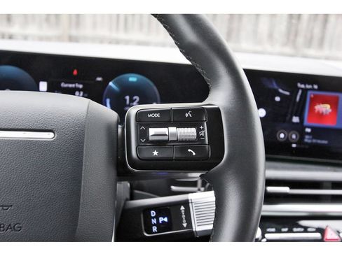 Certified 2024 Hyundai Santa Fe Limited AWD/4WD image 20