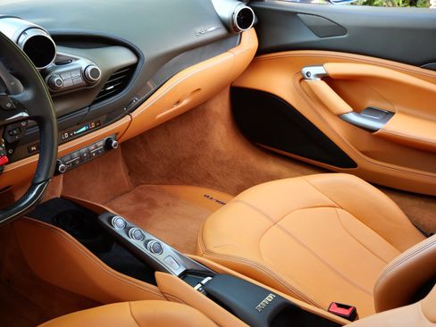 Used 2022 Ferrari F8 Tributo RWD image 13