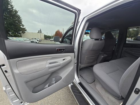 Used 2011 Toyota Tacoma 4x4 Double Cab w/ TRD Sport Pkg w/JBL Audio image 15