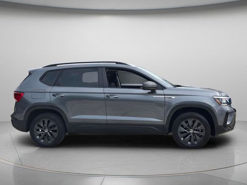 Used 2023 Volkswagen Taos S FWD image 4
