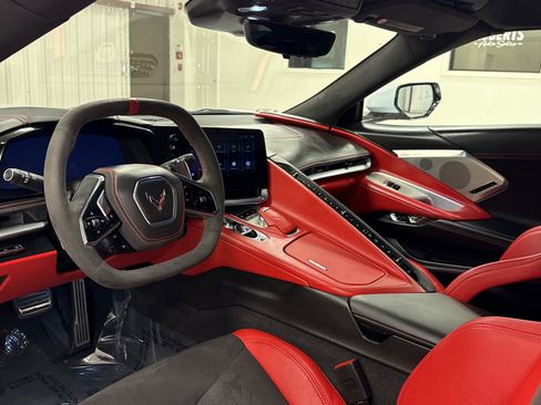 Used 2024 Chevrolet Corvette Stingray Premium Cpe w/ Z51 Performance Package image 8