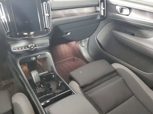 Certified 2024 Volvo XC40 Recharge Core w/ Protection Package Premier image 19