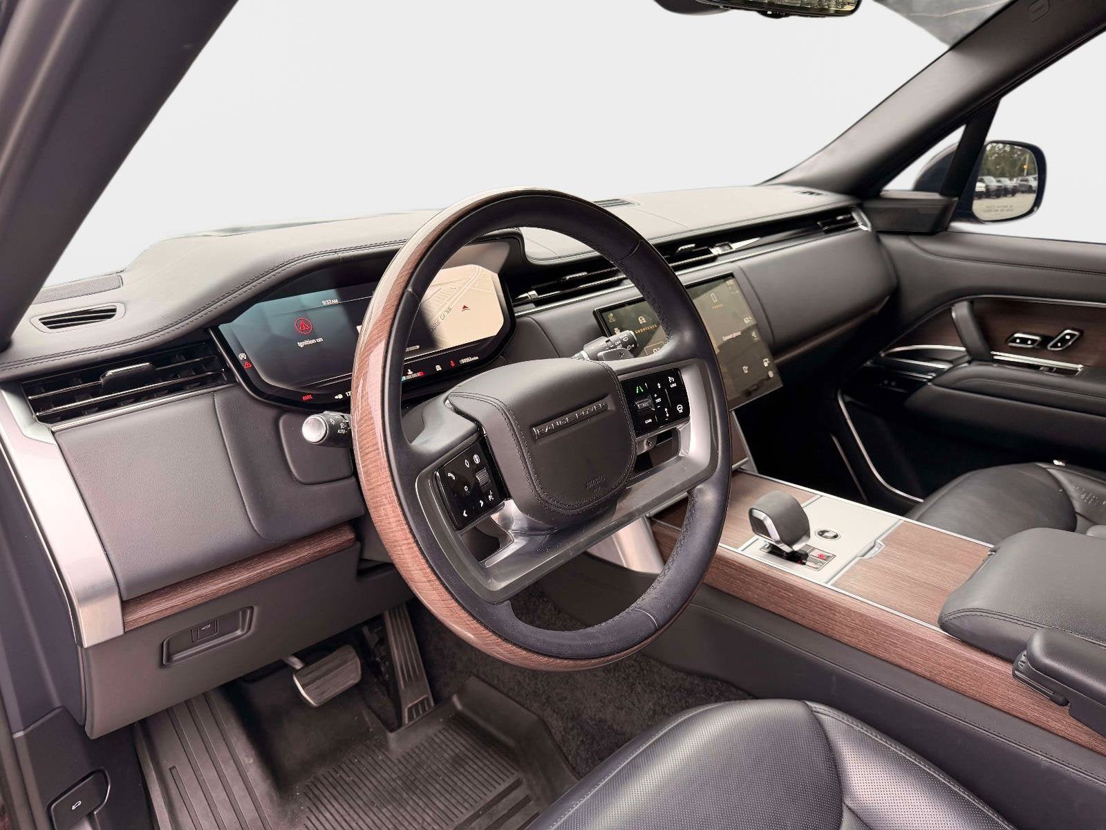 Used 2024 Land Rover Range Rover Long Wheelbase Autobiography AWD/4WD image 12
