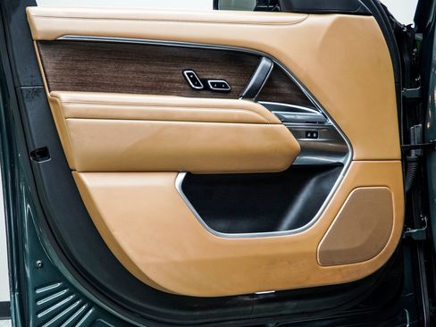 Used 2023 Land Rover Range Rover SE image 31