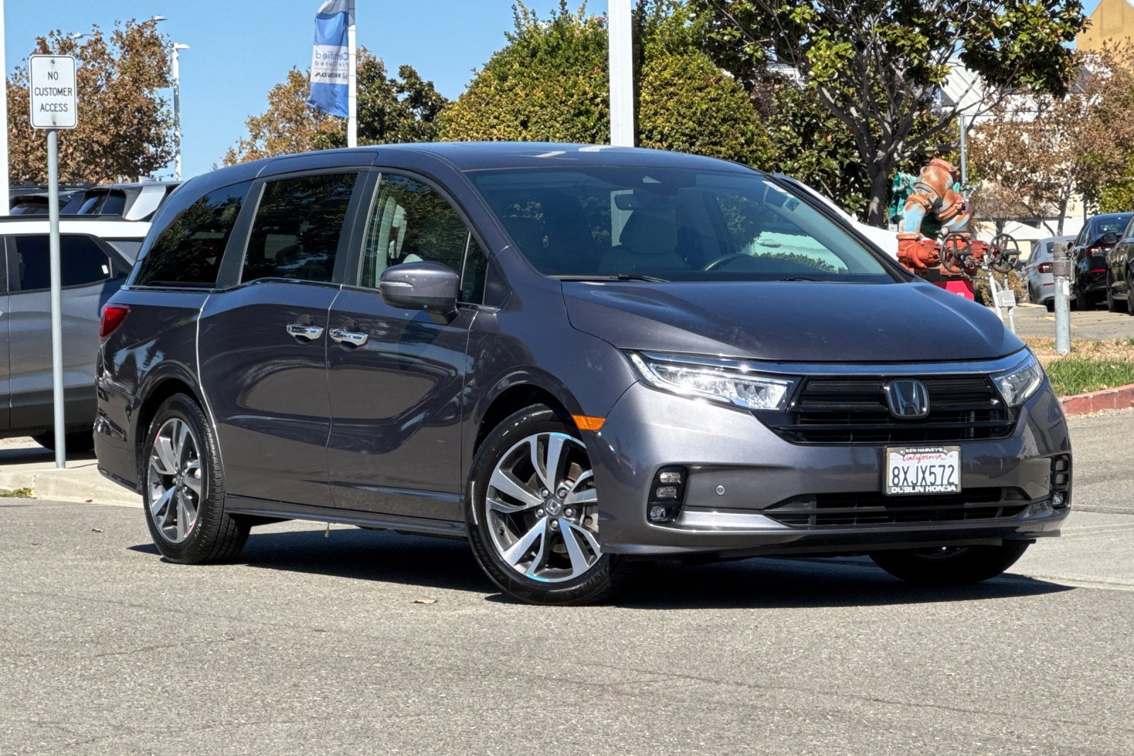 Used 2022 Honda Odyssey Touring image 2