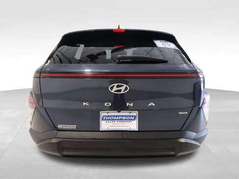 Used 2025 Hyundai Kona SEL AWD/4WD image 3