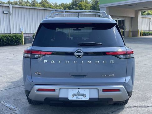 Used 2024 Nissan Pathfinder Platinum FWD image 4