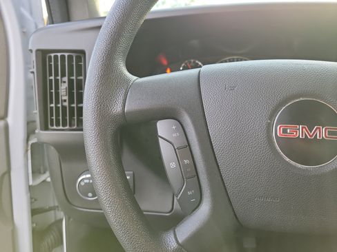Used 2020 GMC Savana 2500 Extended w/ Driver Convenience Package image 20