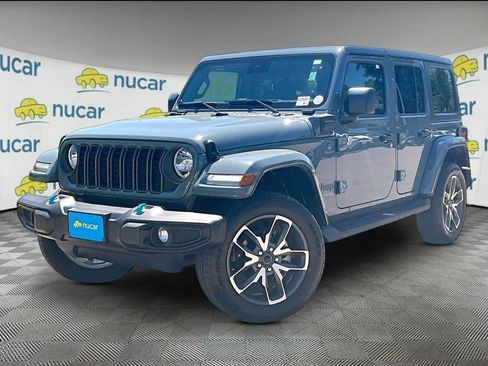 Used 2024 Jeep Wrangler Unlimited w/ Convenience Group AWD/4WD image 3